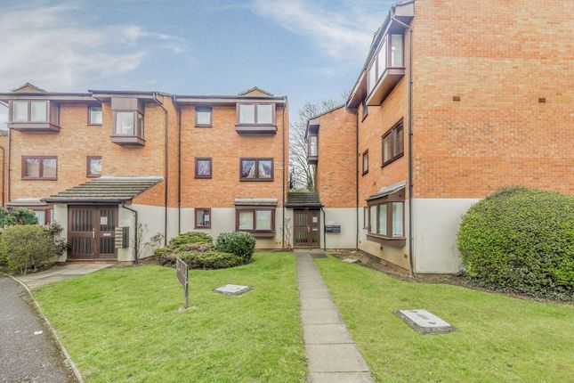 Flat for sale in Wheatley Close, London