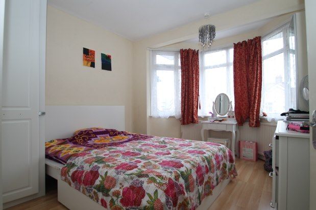 Terraced house to rent in Dibdin Road, Sutton