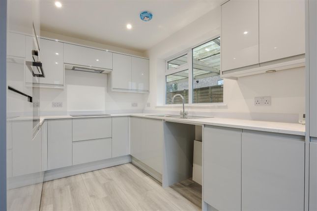 23, Merryweather Court, Scunthorpe photo 2