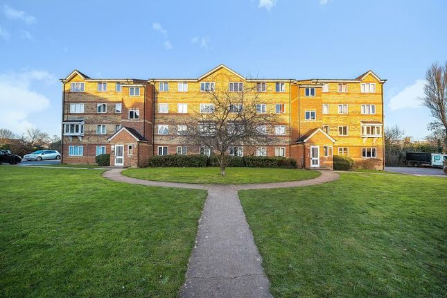 Thumbnail Flat for sale in Orkney House, Watford