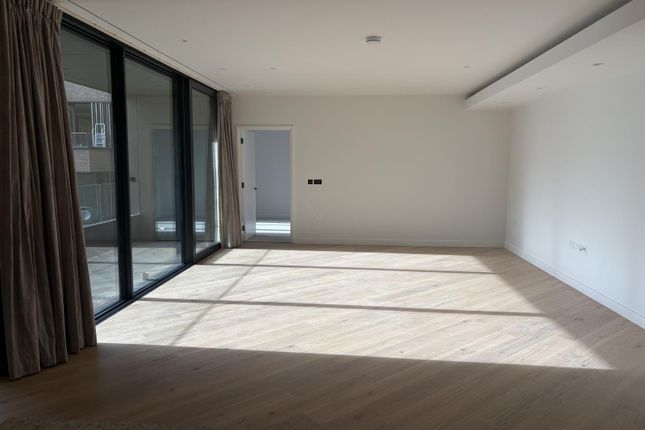3Apartment 502 Television Centre, 101, Wood Lane, LONDON photo 4