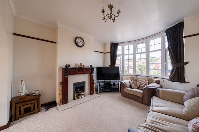 74 Braunstone Close, Leicester photo 3