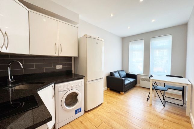 35, Ridge Hill, London photo 2