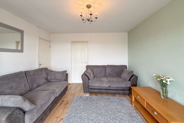 6 Cheviot Close, Newport photo 3