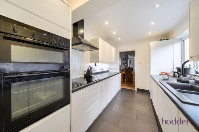 36, Wheatash Road, Addlestone photo 3