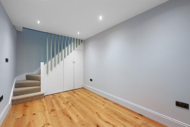 End terrace house for sale in Hatherley Road, Walthamstow, London