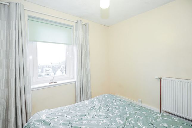 14A, Crummock Street, Beith photo 3