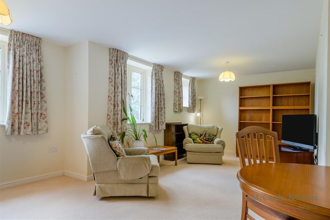 33 Lewsey Court, Mercer Way, Tetbury photo 4