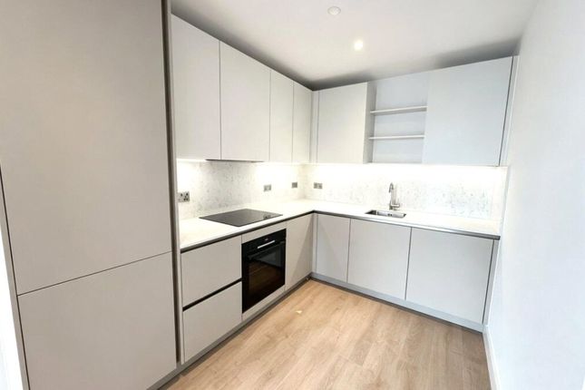 8B Warwick Parade,, Kenton Lane, London photo 2