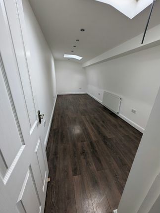 sprowston mews , London photo 4