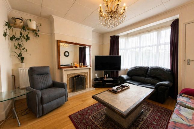 20 Allan Way, Allan Way, London photo 3