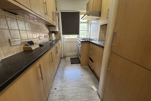 215, Beverley Drive, Edgware photo 3