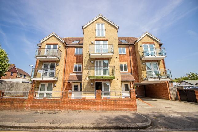 Thumbnail Flat for sale in Ambleside Drive, Southend-On-Sea
