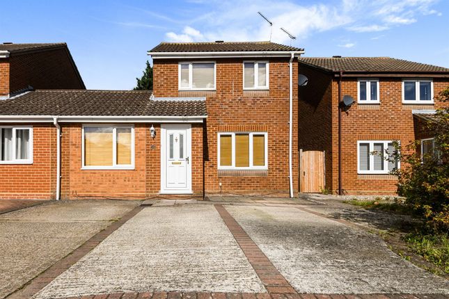 Thumbnail Link-detached house for sale in Renoir Place, Springfield, Chelmsford