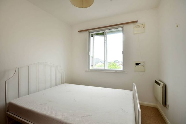 Thumbnail Flat to rent in Grove Road, Hounslow