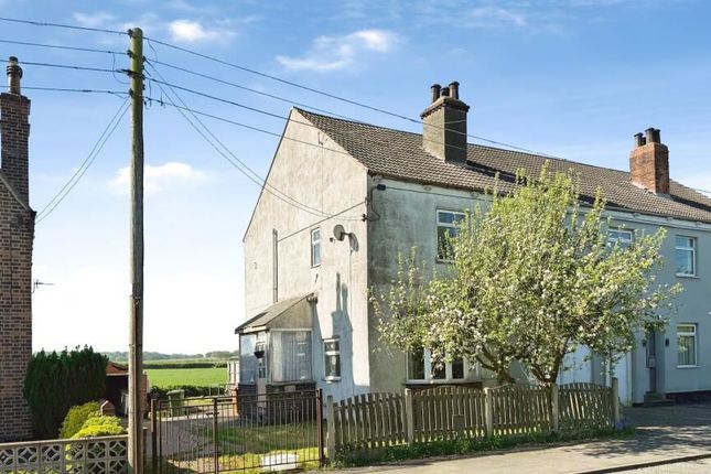 3-bed house on 27, Wakefield Road, Pontefract, £122,000