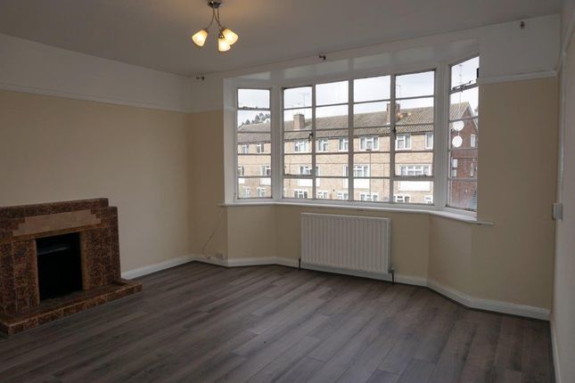 Thumbnail Flat to rent in Cleeve Court, Hampden Road, Muswell Hill
