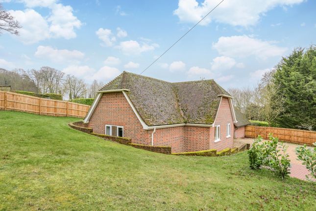 Thumbnail Bungalow to rent in Winterbourne Road, Boxford, Newbury