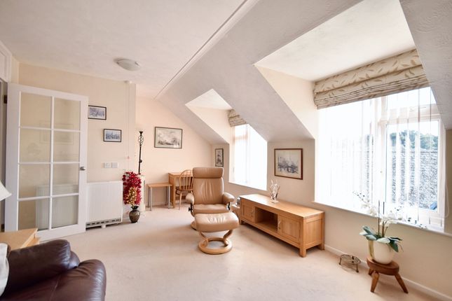 Flat 36, Rowan Mead Henbit Close, Tadworth photo 2