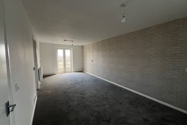 Thumbnail Flat to rent in Coopers Walk, Cheshunt, Waltham Cross