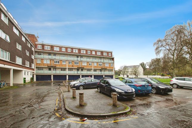 Maisonette for sale in Churchill Court, Newmarket