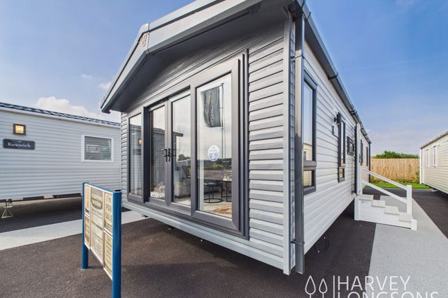 2-bed caravan on Pakefield Holiday Park, Arbor Lane, Pakefield, £102,000
