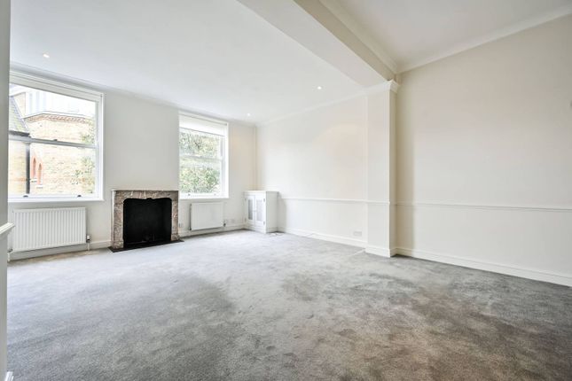 Flat for sale in Fulham Broadway, Fulham Broadway, London
