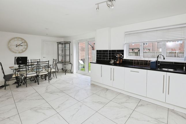 42, Higherfield Crescent, Prescot photo 3