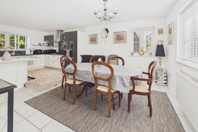 2, Arbour Mews, Harlow photo 4