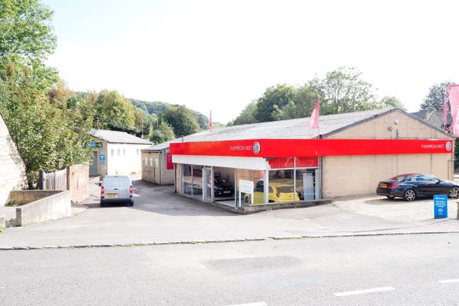Retail premises to let in London Road, Stroud, Glos