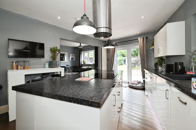7, Charvil House Road, Reading photo 3