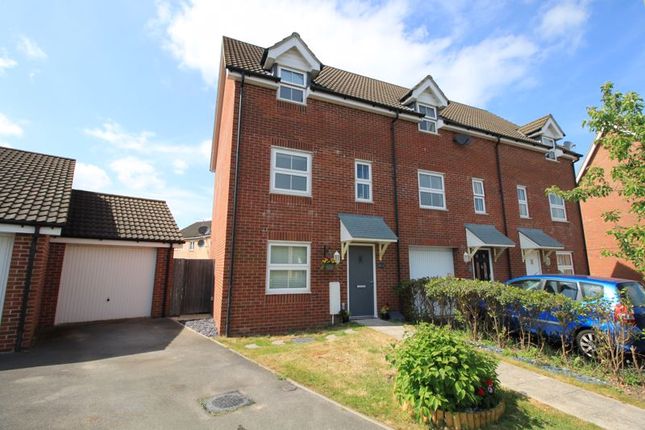 3 bed town house for sale in Wellstead Way, Hedge End, Southampton SO30
