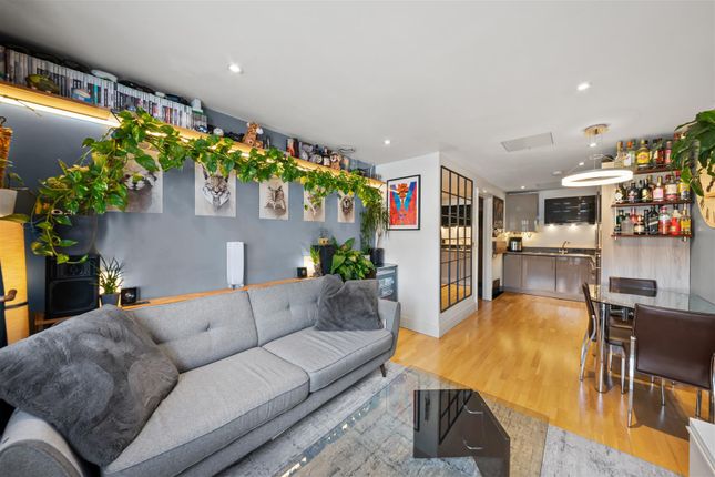 Flat 23 Garden Court, Station Road, West Drayton photo 4
