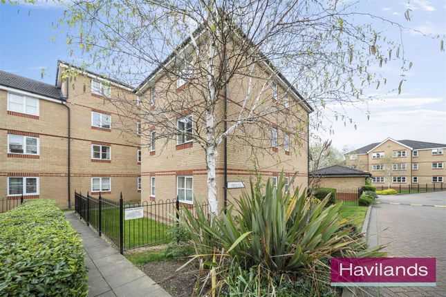 Thumbnail Flat for sale in Pickard Close, London