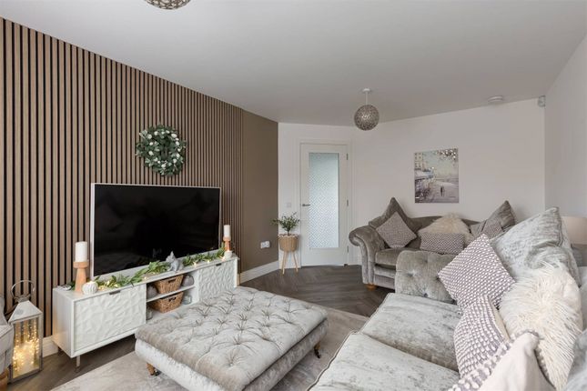 11 Ramslack Street, Balerno Edinburgh photo 3