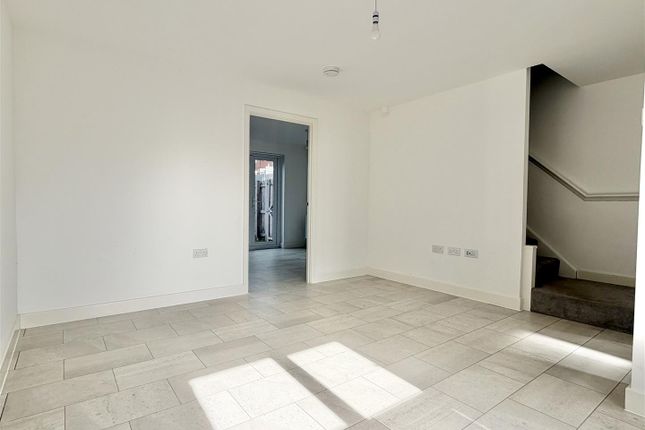 62, Wagtail Walk, Axminster photo 2