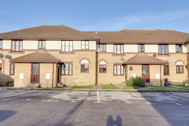 Thumbnail Flat for sale in Eastwood Road North, Leigh-On-Sea