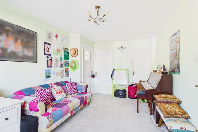 21, Rickman Hill, Coulsdon photo 3