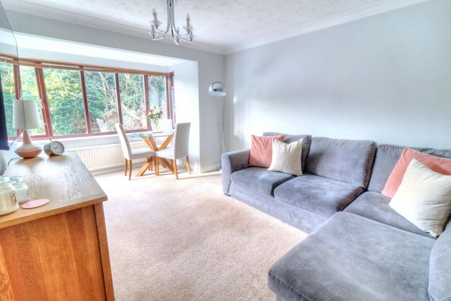 4 The Coppice Wycombe Road, High Wycombe photo 2