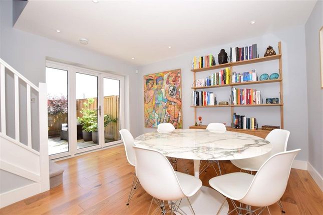 12 Sudbury Mews,, Pound Lane, Kent photo 3