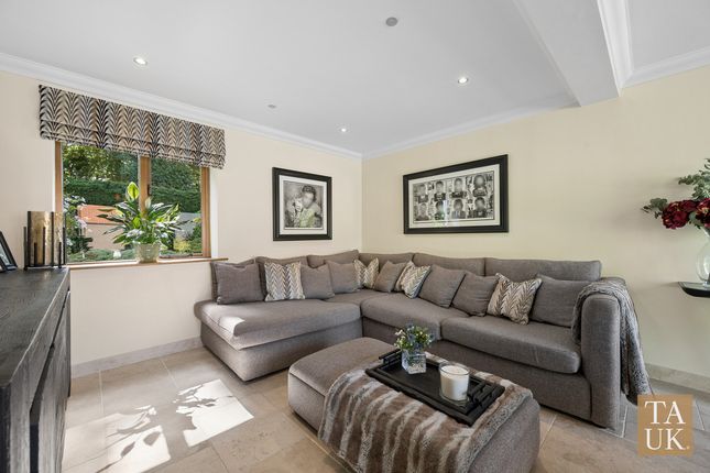Foxdale, Clyffes Farm Close, Scarisbrick photo 4