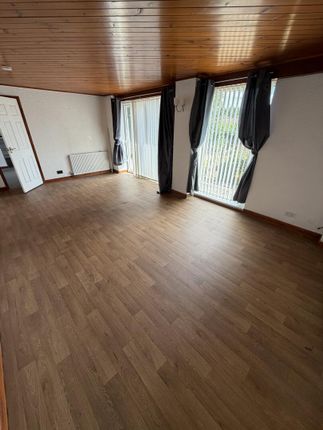 6, Black Carr Lodge, Outwood photo 5