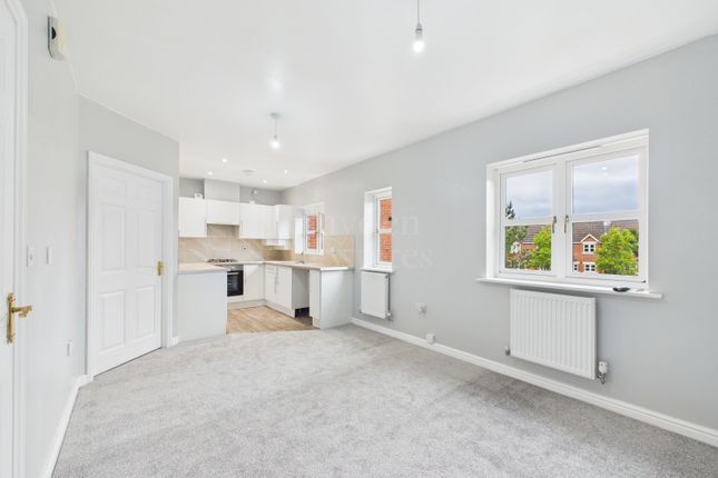 Flat 3, 30 Ray Mercer Way, Kidderminster photo 2