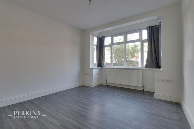 12, Uneeda Drive, Greenford photo 3
