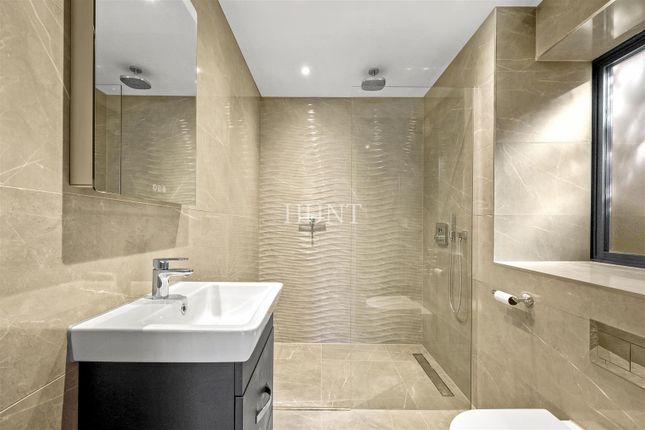3 Magnolia Heights, Manor Road, Chigwell photo 4