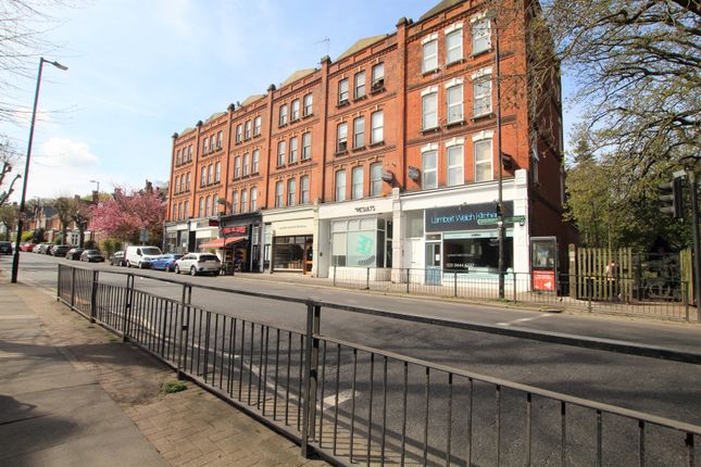 Flat to rent in Muswell Hill Road, London