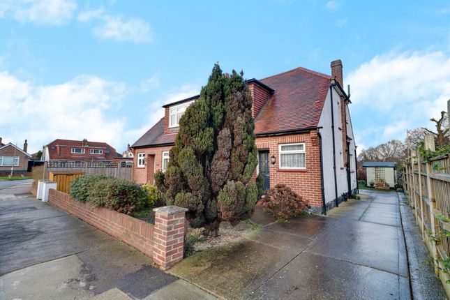 Thumbnail Property for sale in Olive Avenue, Leigh-On-Sea