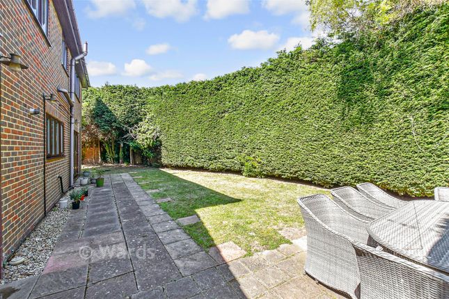 5, Bridleway Gardens, Broadstairs photo 3