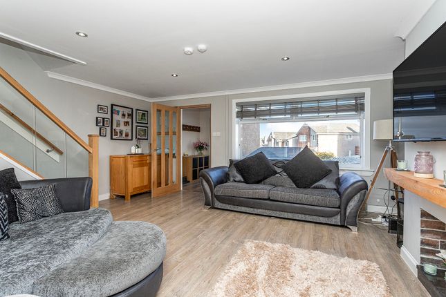254, Baberton Mains Drive, Baberton, Edinburgh photo 4