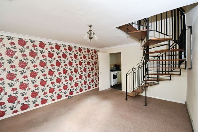 6, St Martins Close, Sleaford photo 2
